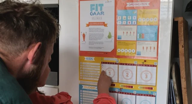 Eén van de onderdelen van FitGaaf! is de gezonde stickerposter! 🍐🍌
In deze video leggen we uit hoe die werkt en wat je er aan hebt. 🎬

In de FitGaaf!-ACADEMY ontvang je thuis twee stuks van jullie eigen FitGaaf!-stickerposter met stickerboekje. 

Maar ook...
Zoveel gebruikersprofielen als jullie willen in de Fitgaaf!-app. Met gezonde mini-games, quizjes, de mogelijkheid om digitaal je stickers bij te houden en punten te scoren voor het uitvoeren van gezonde acties!

En nog veel meer...
Kijk maar eens op: https://www.fitgaaf.nl/product/fitgaaf-academy/