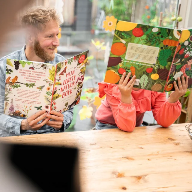 Wij gaan er eventjes tussenuit. De komende paar weken zullen we dan ook wat minder actief op onze socials zijn. Onze focus gaat op kamperen, buitenspelen, ontdekken. En lekker lezen. 😊

We wensen jullie ook een hele fijne vakantieperiode! 💚

Oh en zoek je zelf ook nog iets om te lezen? Je kunt gratis ons e-book 'Meer Groente, Minder Strijdplan' downloaden via: https://www.fitgaaf.nl/lp-ebook/

Of check de link in de bio!
/
/
#fijnevakantie #vakantie #fit #gaaf